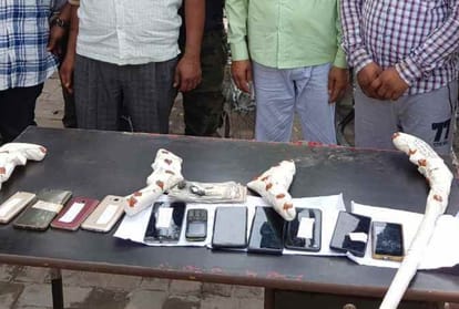 property dealers threatens to occupied land in lucknow.