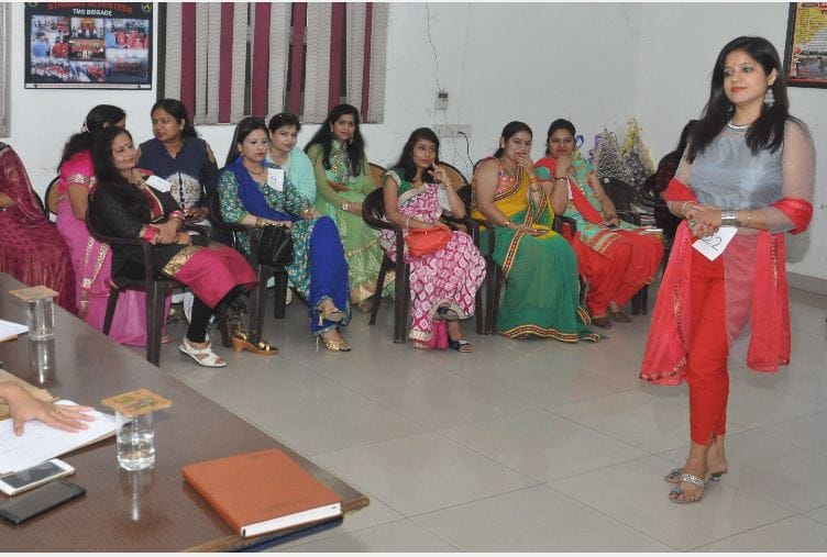 Amar Ujala's Prathama Style Diwa Contest