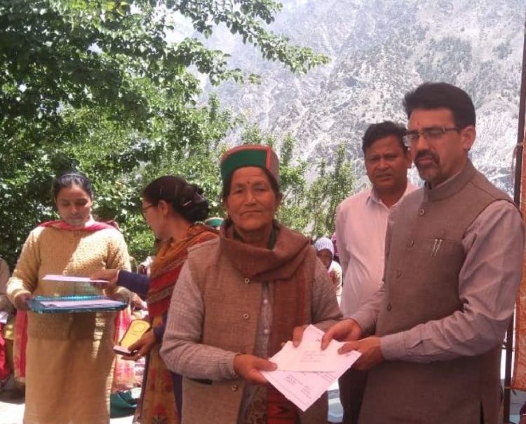 महिला मंडल अक्पा को मिला प्रथम पुरस्कार