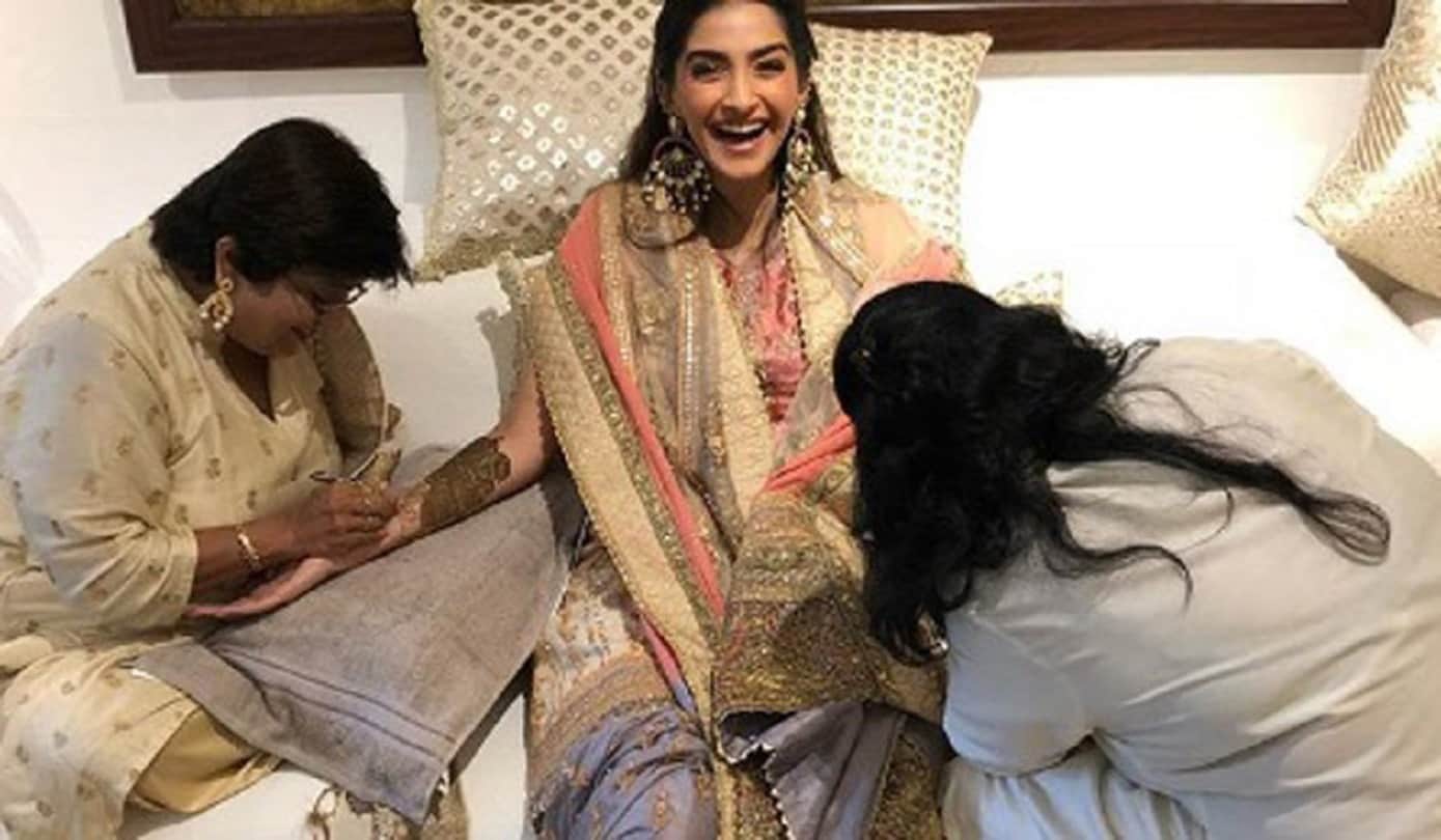 Sonam Kapoor Throwback Picture on sanjay kapoor marriage goes viral