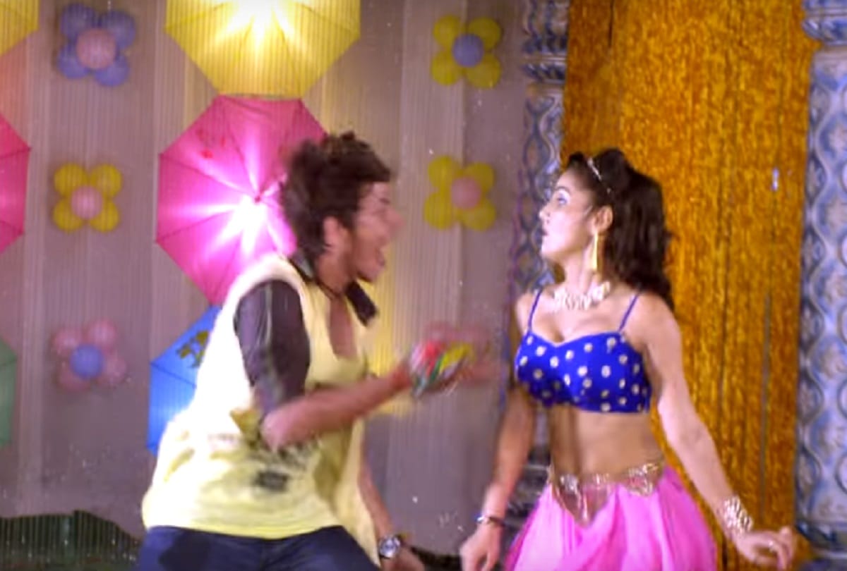 Bhojpuri sunny leone aka pallavi singh item song Daaru Bihar Me Bain goes viral