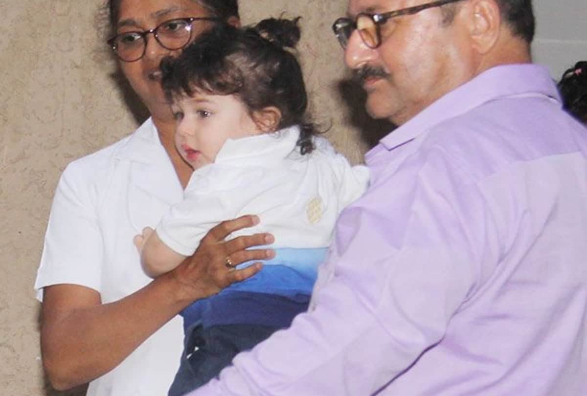 taimur ali khan new photo viral he look like kareena kapoor