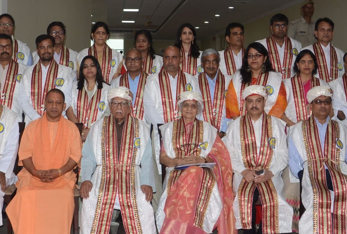 governor ram naik appreciate cm yogi for his work in up government 