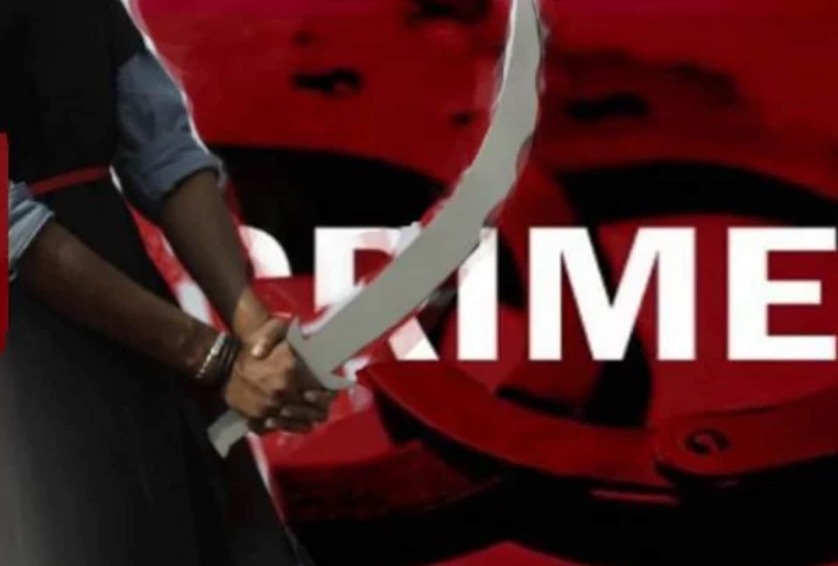 two student clash get bloody, one student cuts his classmate nose through teeth
