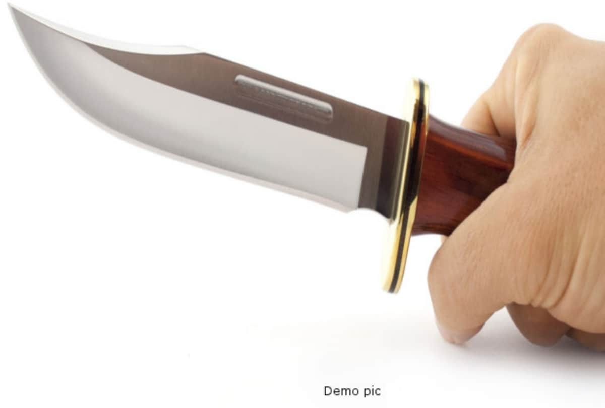 two student clash get bloody, one student cuts his classmate nose through teeth