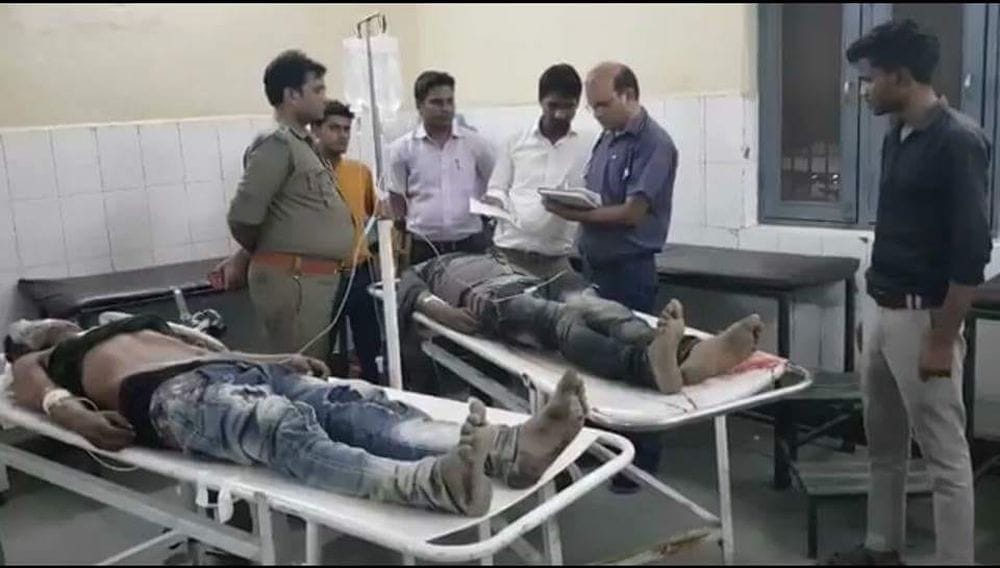 agra  police  of aligarh shoot three robbers in encounter