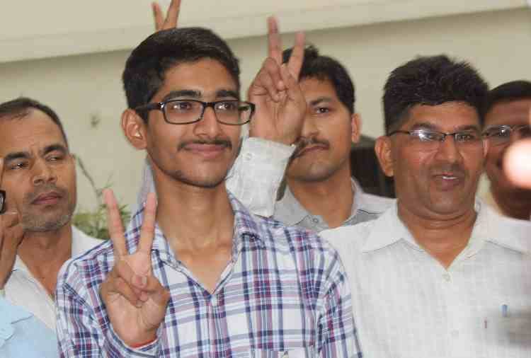 chandigarh, hbse 12th medical science topper naveen interview