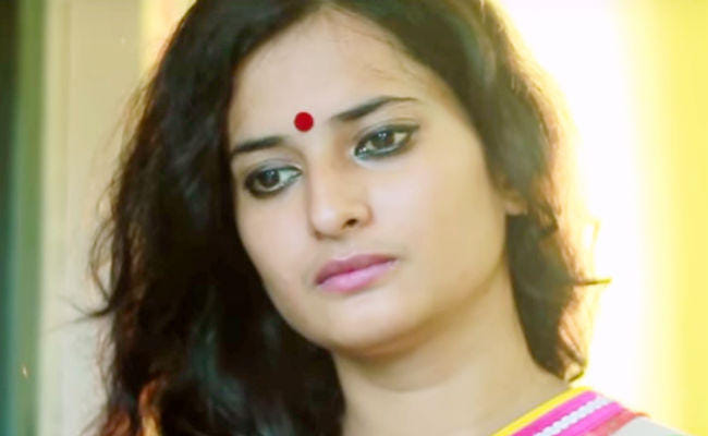Bhojpuri film actress killed in road accident at ballia