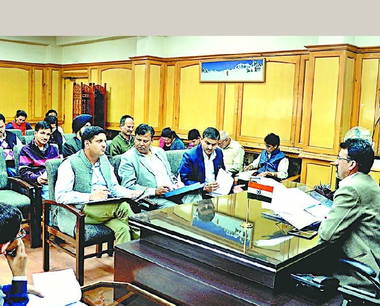 पटवार सर्कलों का करें निरीक्षण : गोपाल