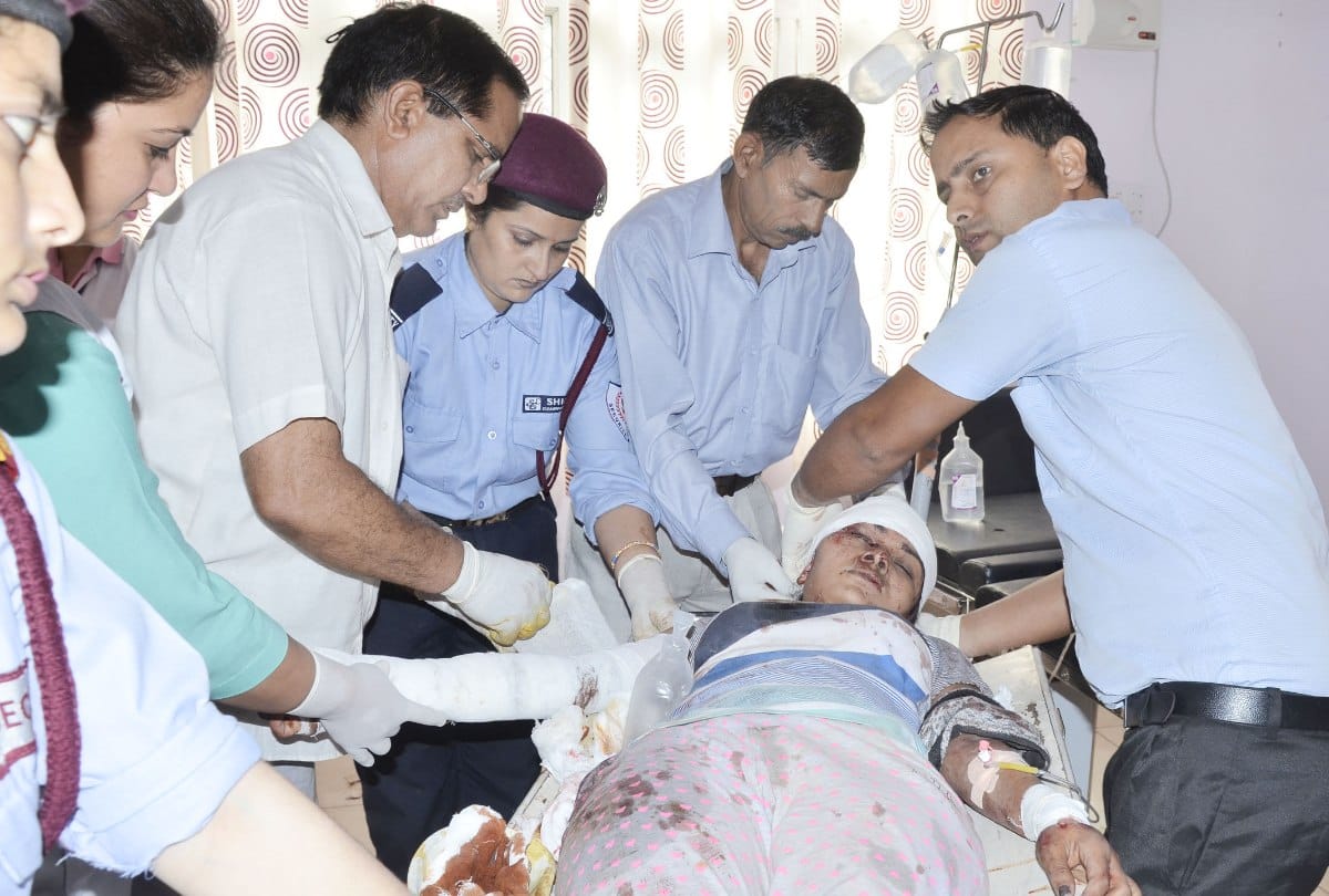 Bilaspur Tourist Bus accident 26 injured 3 refer to PGI Chandigarh