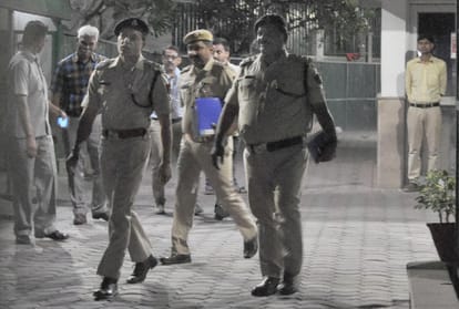 Anshu Prakash case Delhi Police ask 100 Questions to Chief Minister Arvind Kejriwal 