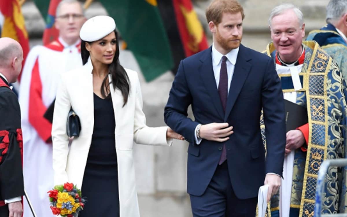 prince harry and meghan markle is expecting a baby