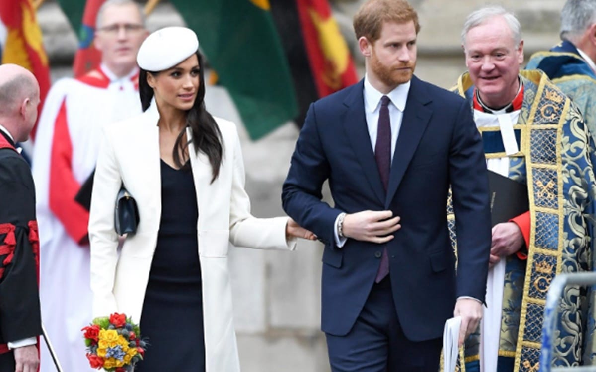 prince harry and meghan markle is expecting a baby
