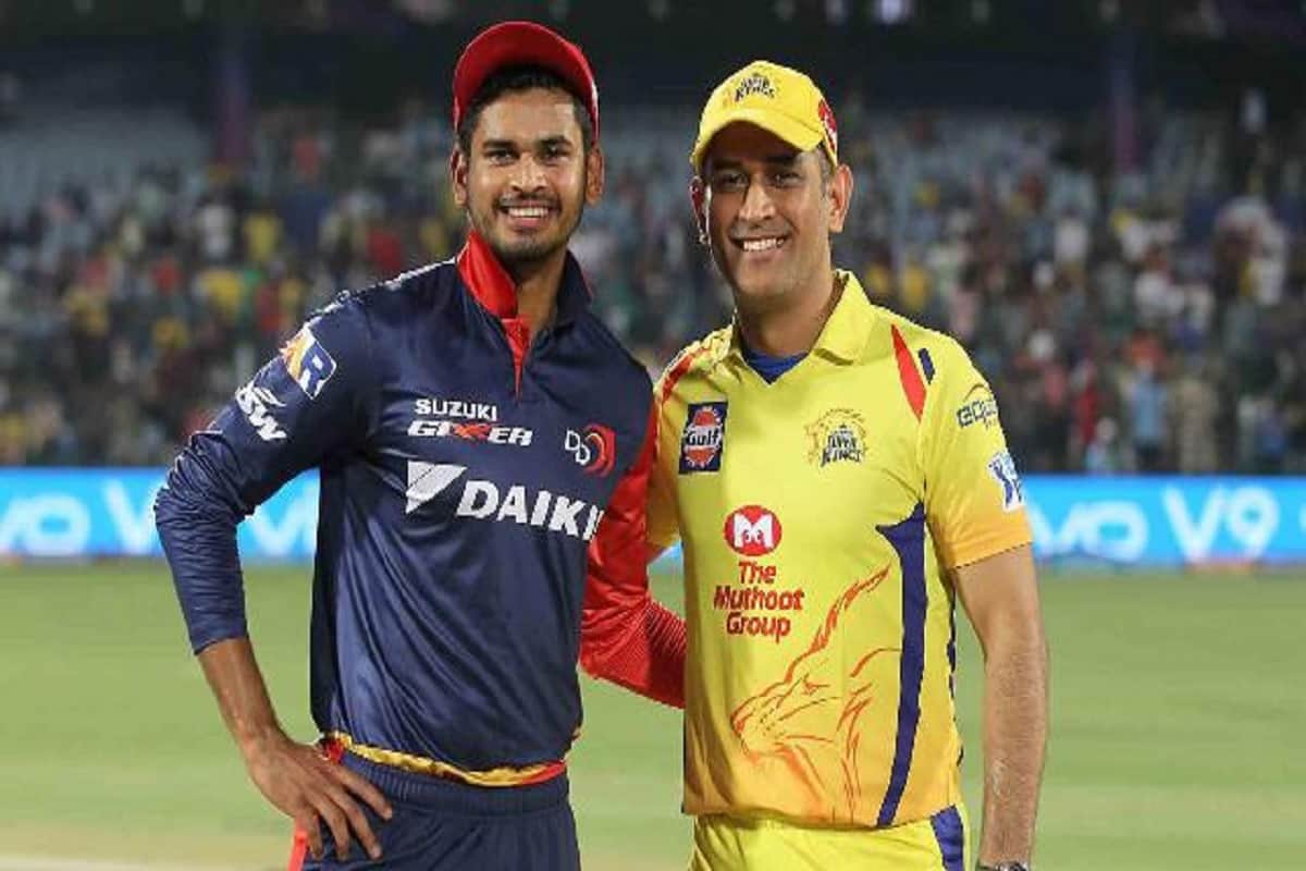 ms dhoni laugh on shreyas iyer toss during the ipl 2018 match