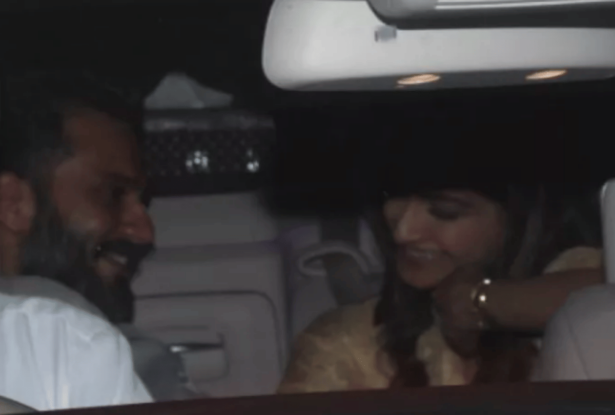 sonam kapoor receive husband anand ahuja at mumbai airport