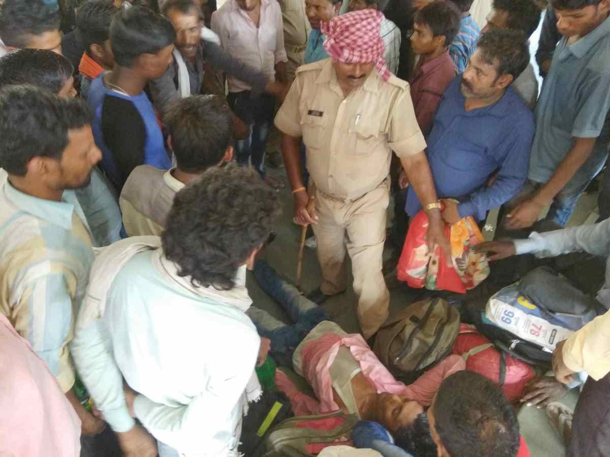 Passengers make protest and outrage at gyanpur road station