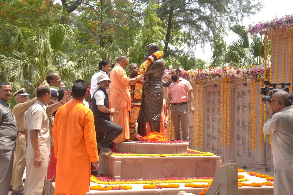CM yogi adityanath said to prisoners connect to mainstream of society
