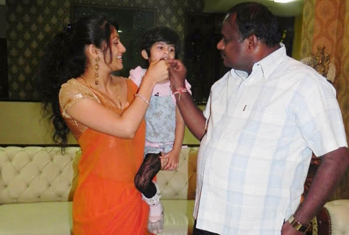 Kumarswamy secretly married Kannada Actress Radhika in 2006 and couple have a daughter