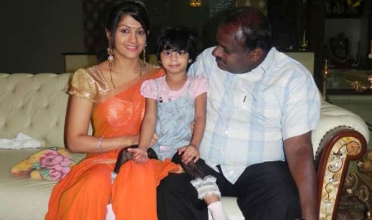 Kumarswamy secretly married Kannada Actress Radhika in 2006 and couple have a daughter