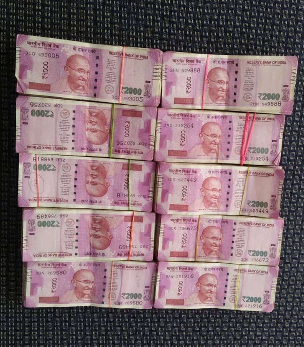 huge amount of indian currency brings nepal
