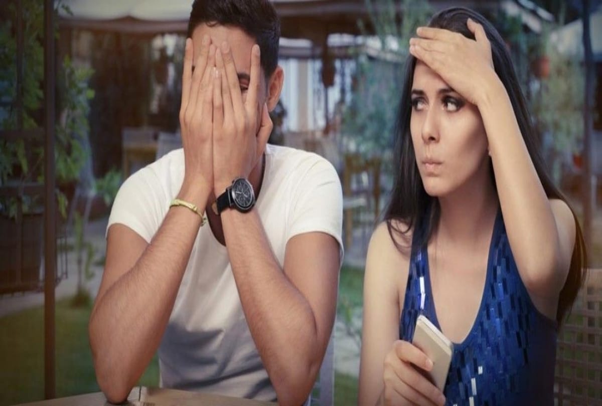 Every Guy Hates these habits of Irritating Girlfriend