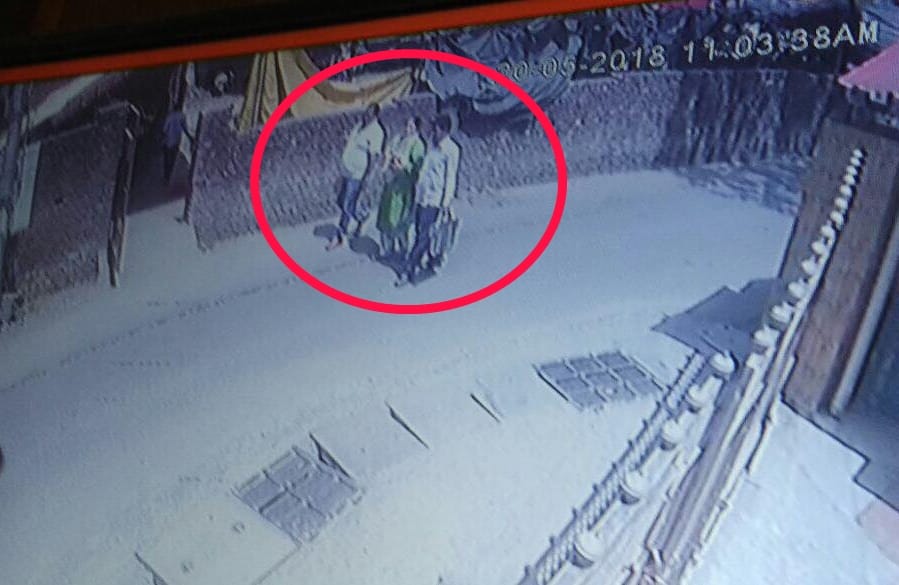 women scare of motu patlu in dehradun