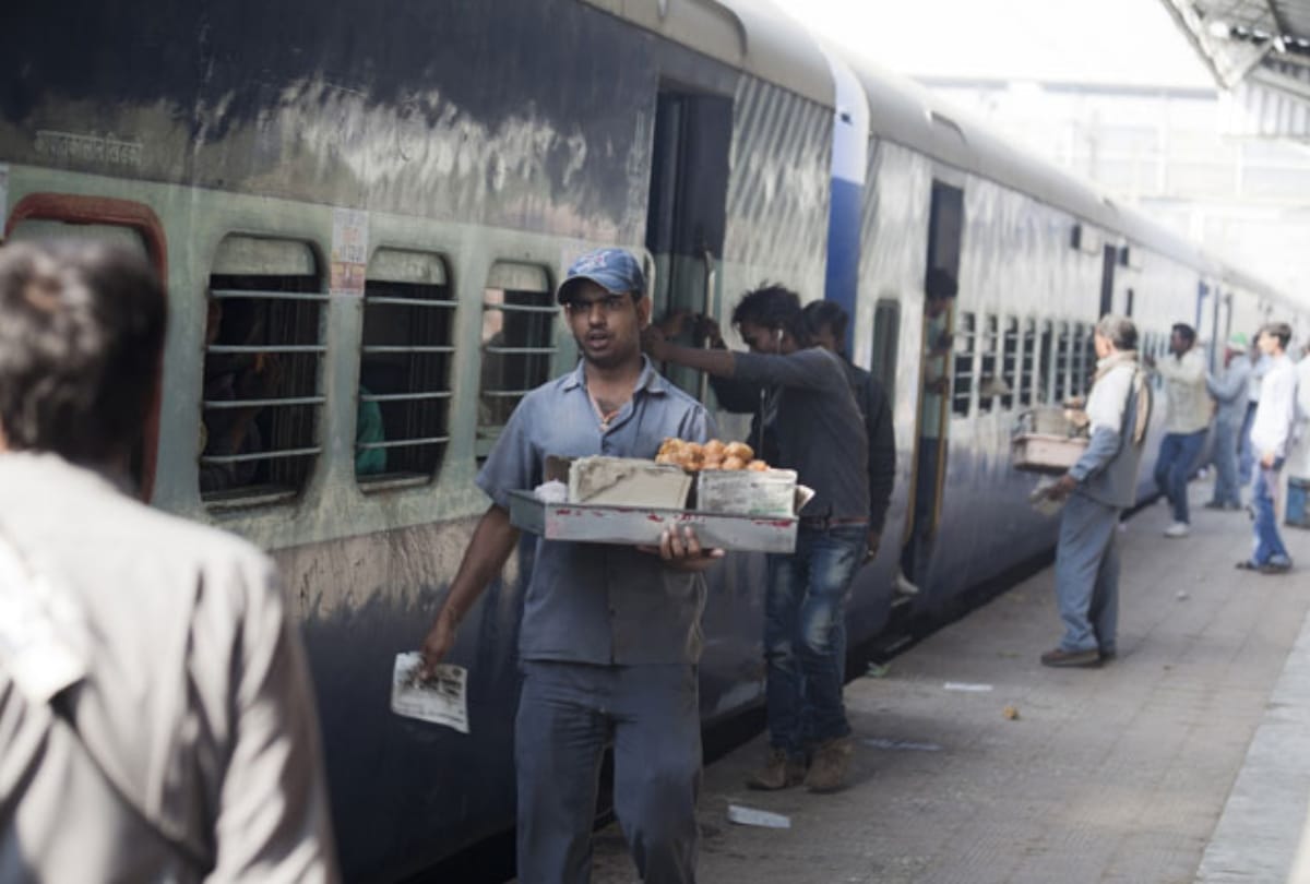 Train Full Before Diwali And Chhath Puja Reservation News Agra