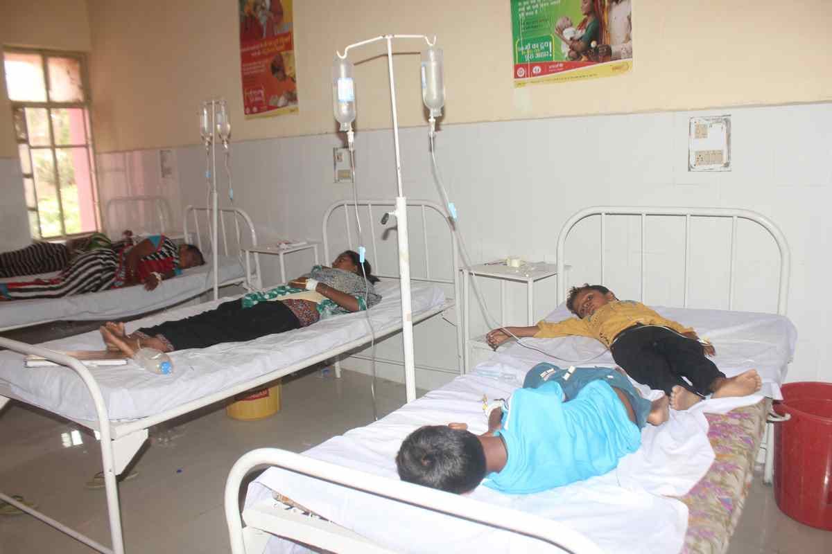 44 person gone ill after take prasad at mirzapur