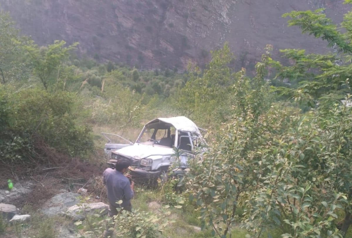 Himachal Pradesh: 5 dies, 11 injured when Tata Sumo falls in to gorge