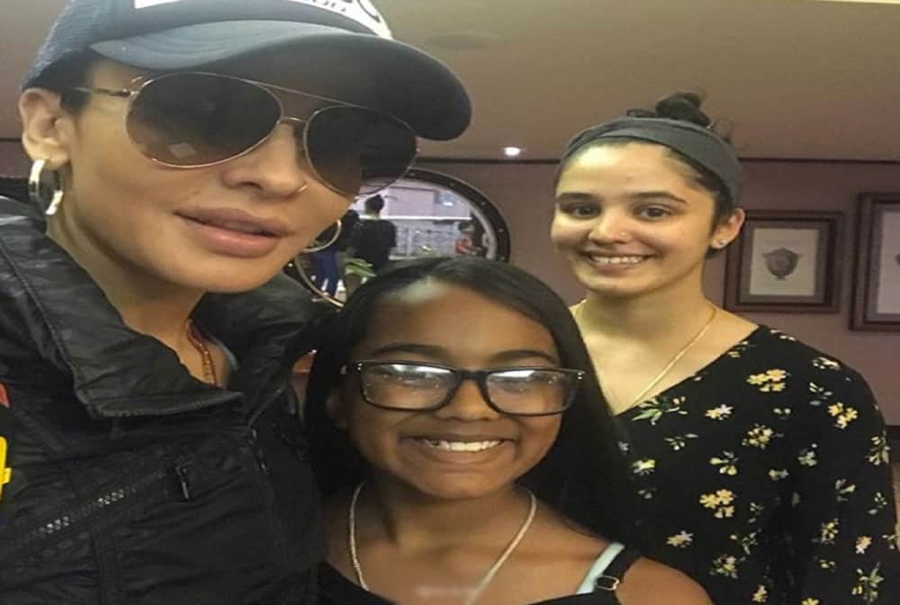 team india star batsman Shikhar Dhawan and his wife Ayesha are a soft-hearted couple in cricket 