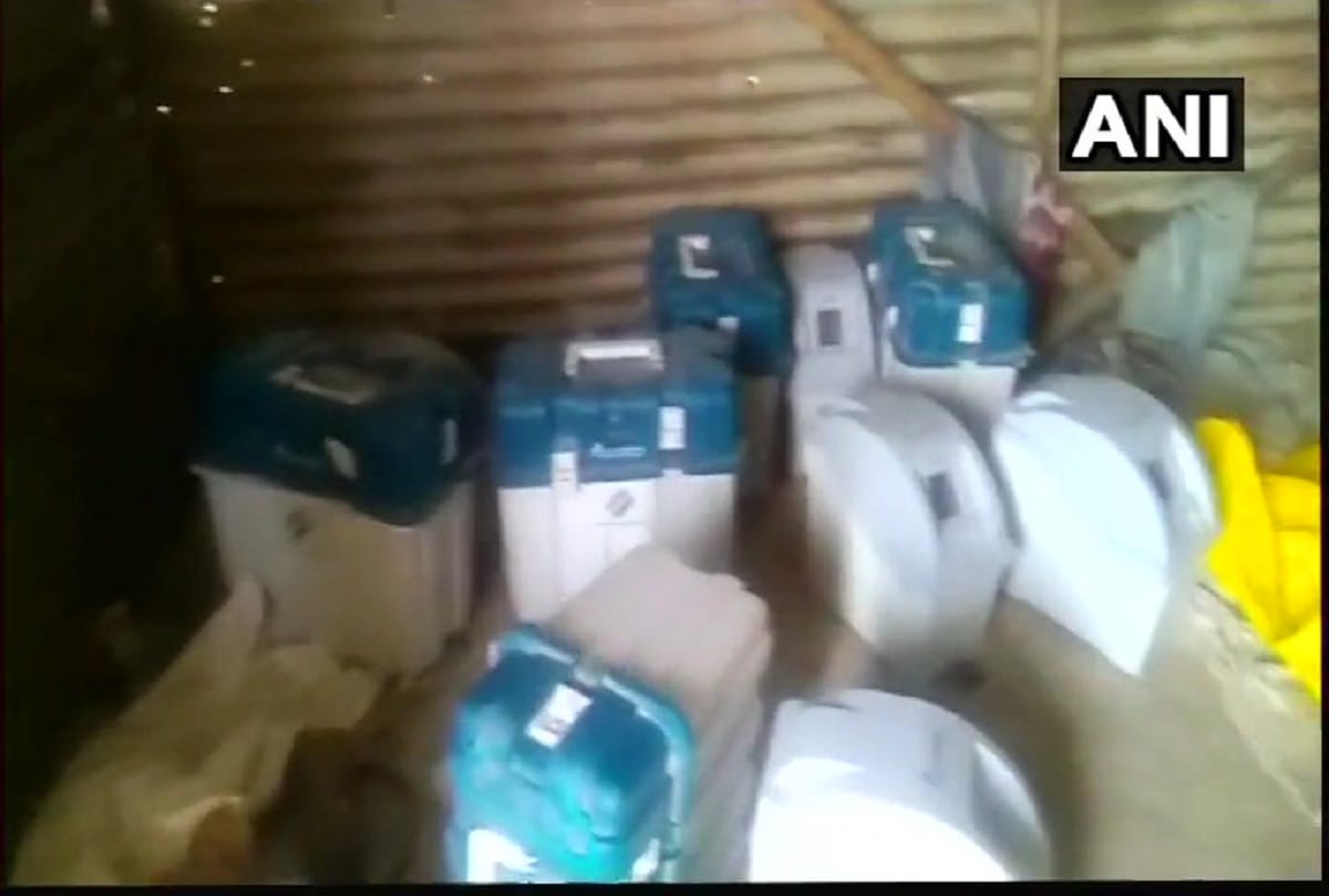 seized 8 VVPAT without batteries from the house of a labourer in Vijayapura Karnataka