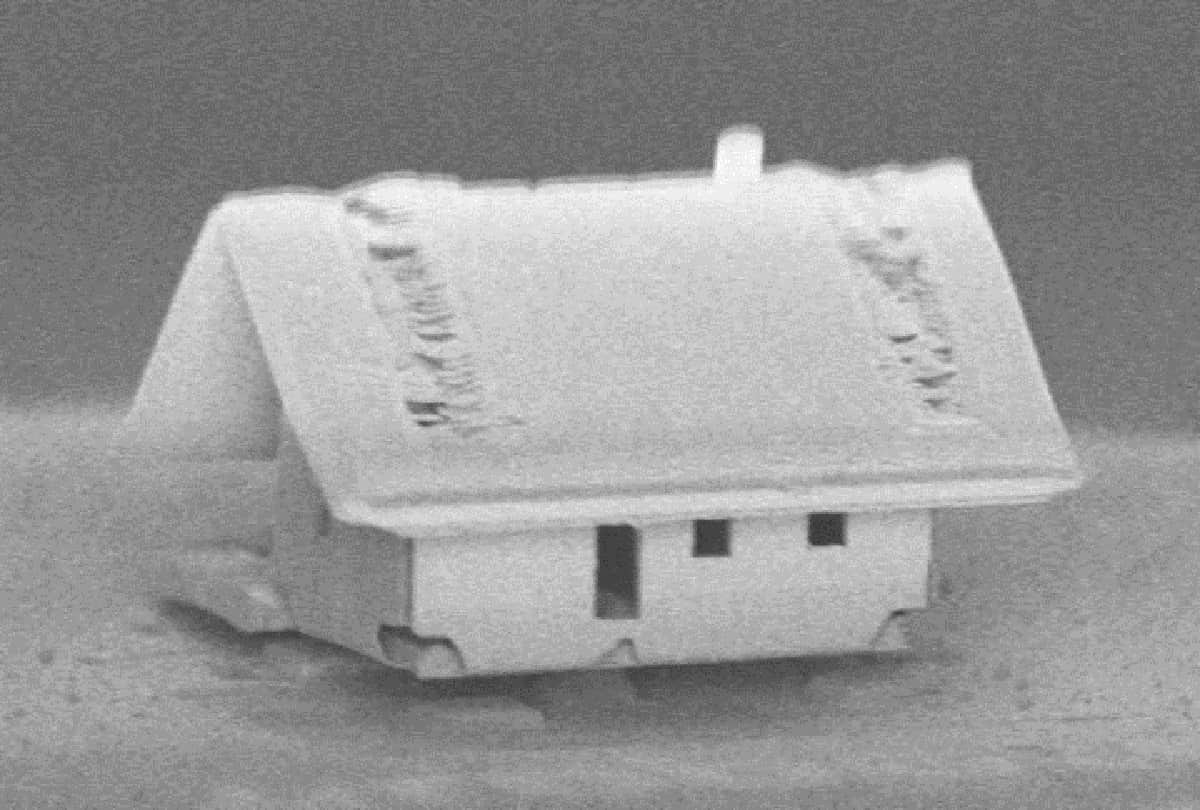 The world's smallest house built by nanotechnology