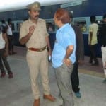 नाराज यात्रियों ने किया हंगामा