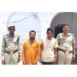 the teo youths including the thieves on the theft bike are caught
