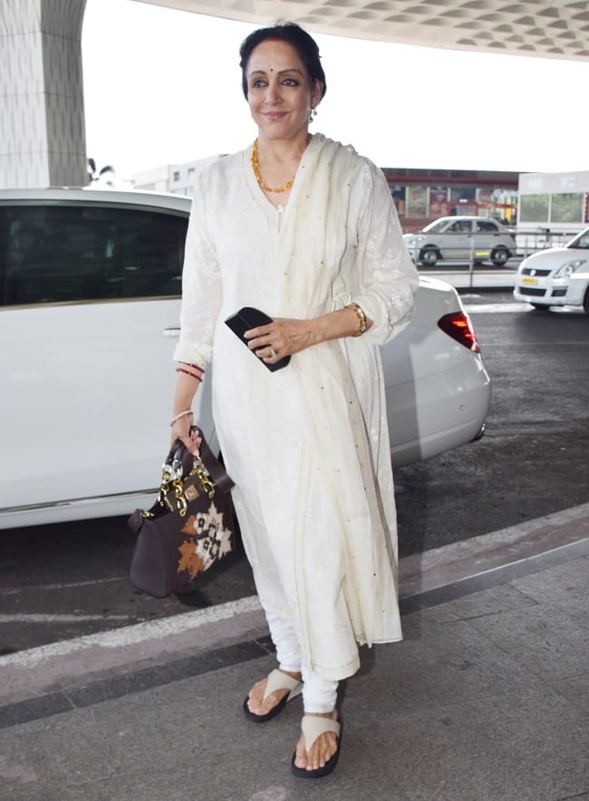 dharmendra and hema malini spot together after a long time