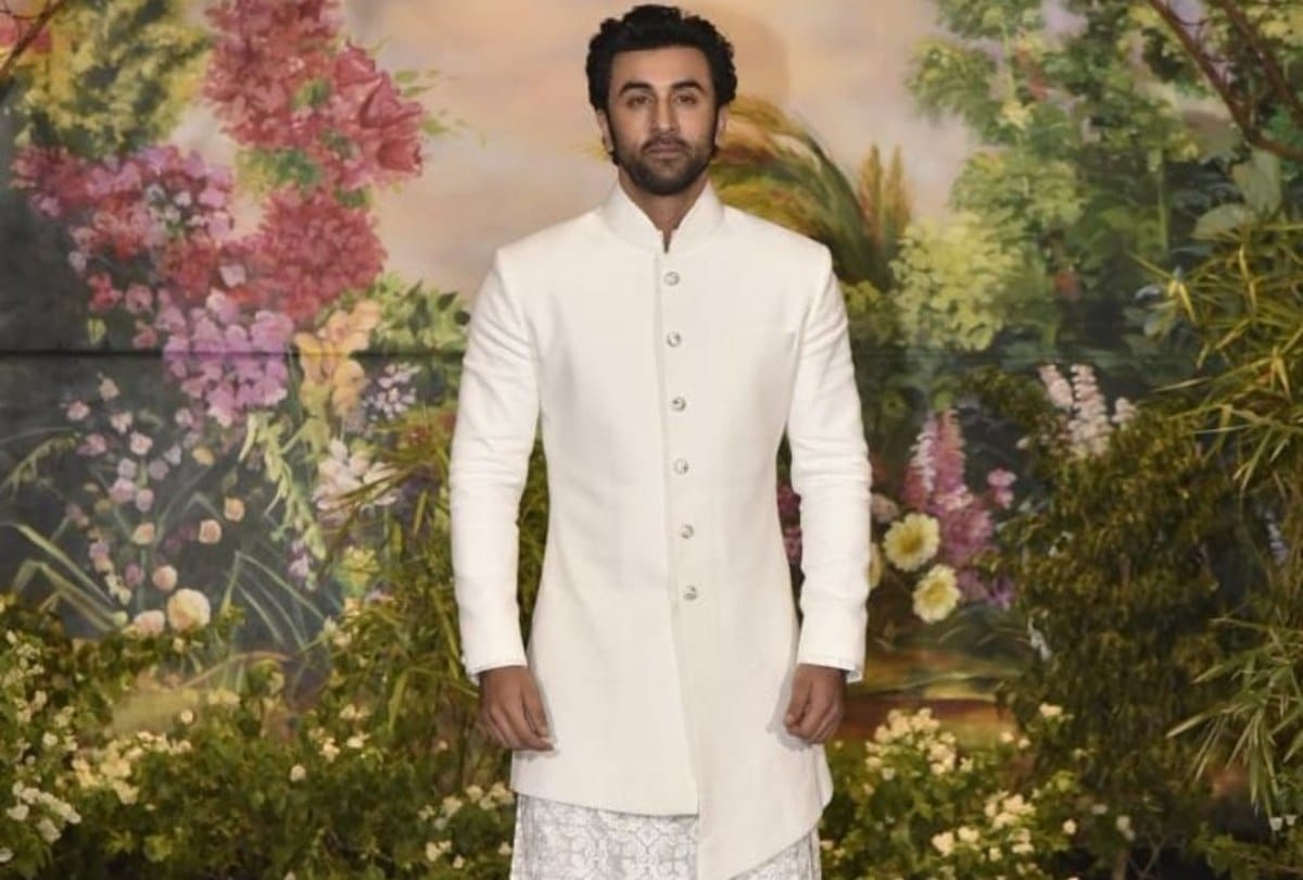 Ranbir Kapoor will fine compensation on a daily basis if film stretched over the time
