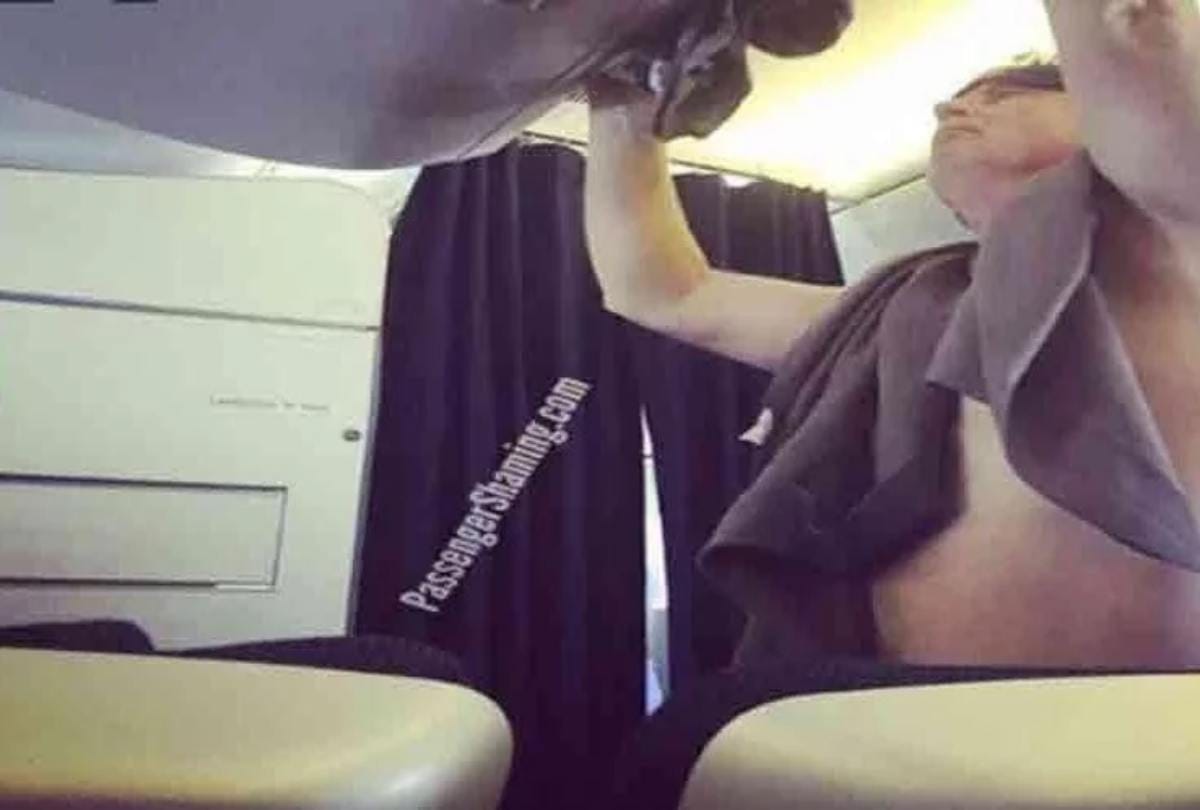 these shaming pictures of flights make you laugh