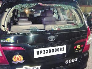 Attack on policemen, sabotage in the car