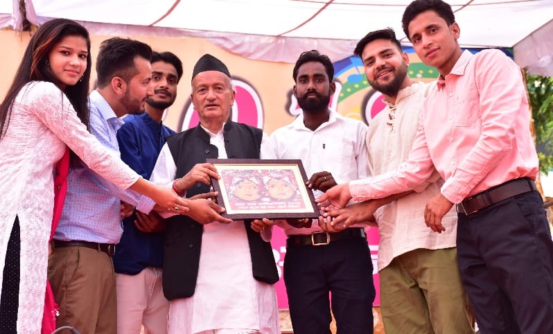 रंगारंग कार्यक्रमों से हुआ तरंग-2018 का आगाज