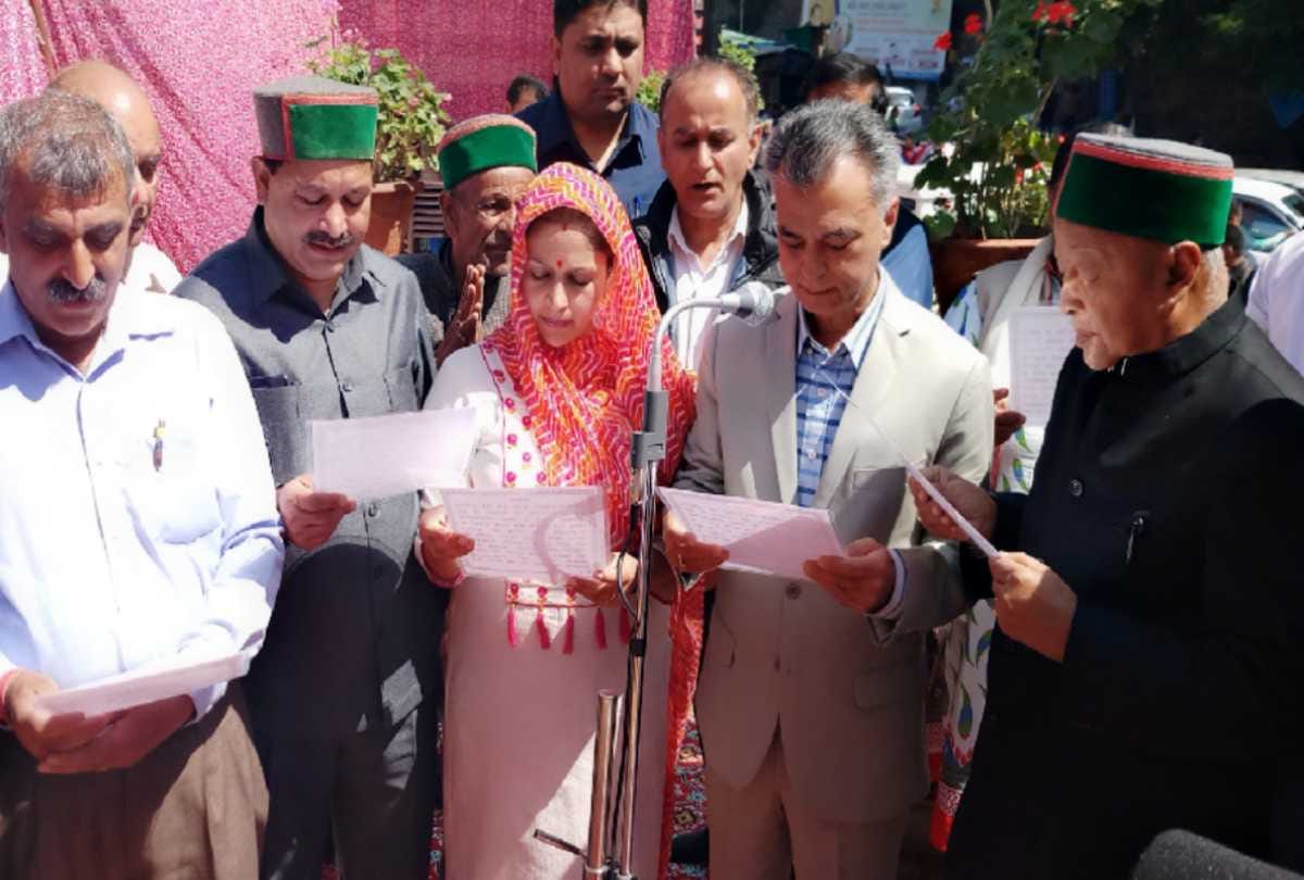 blood donation camp on the occasion of Rajiv Gandhi's death anniversary at shimla