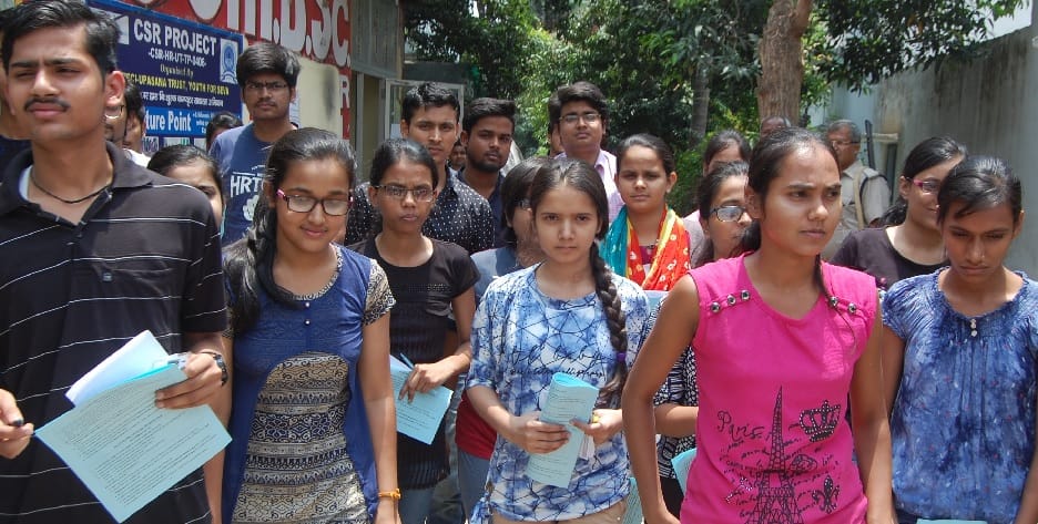 फिजिक्स और मैथ के सवालों में फंसे