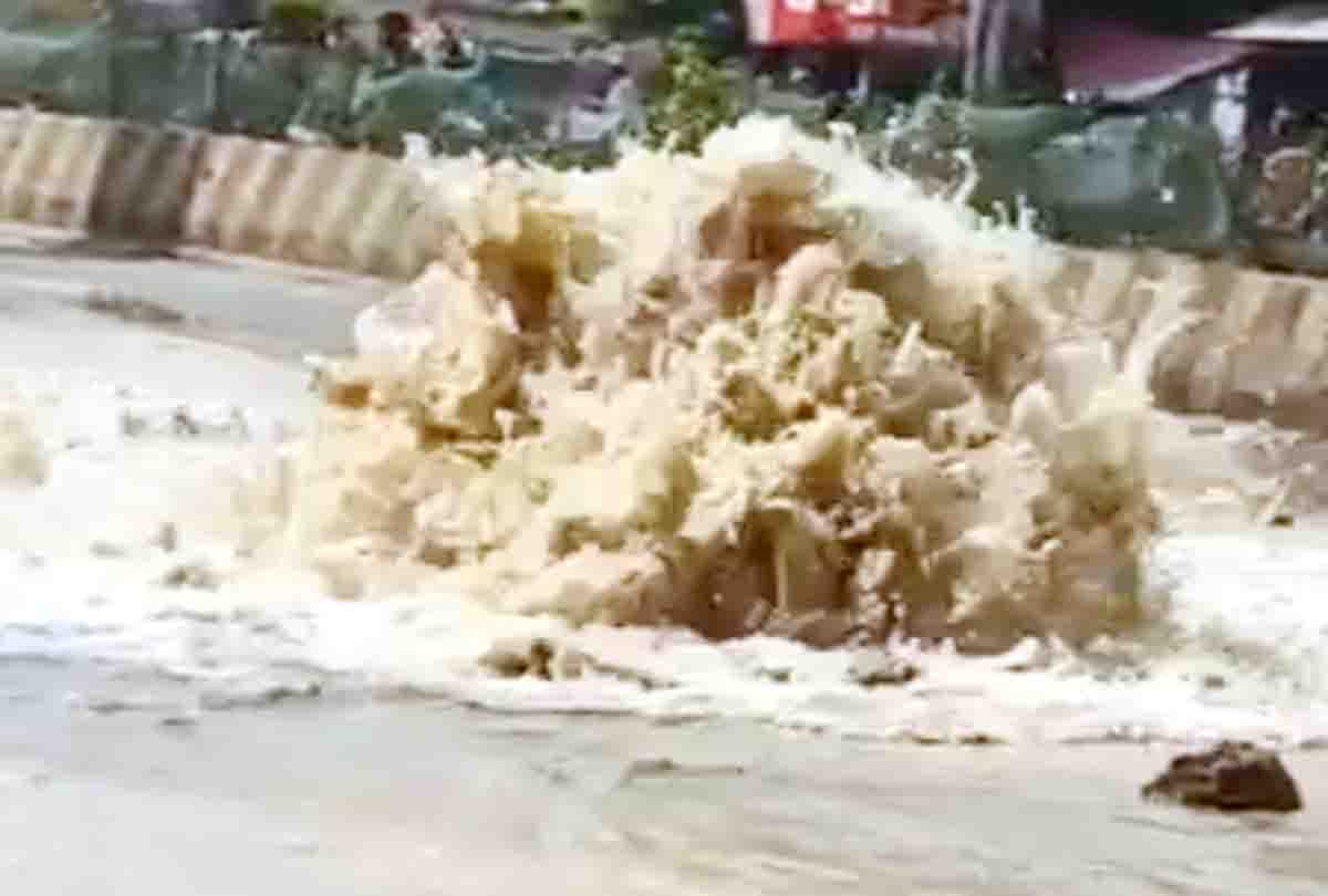 Suddenly there was a fountain shattered away from the ground