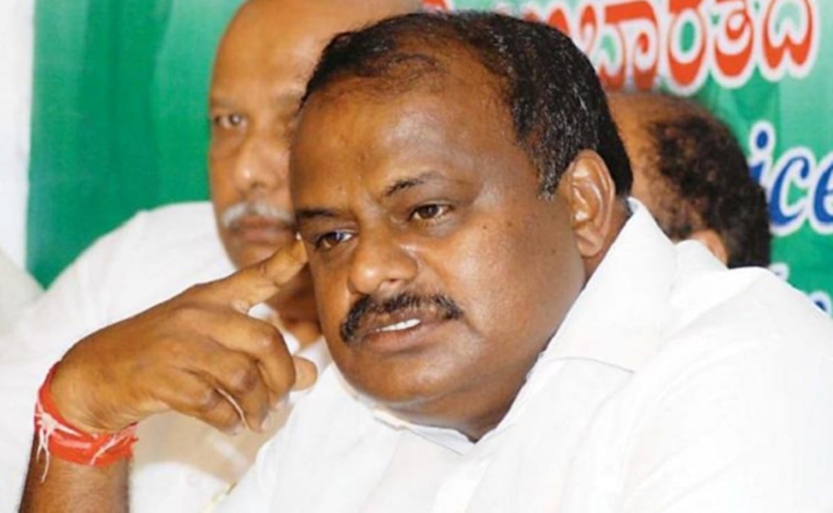 Karnataka : BJP called Kumaraswamy The Accidental Chief Minister