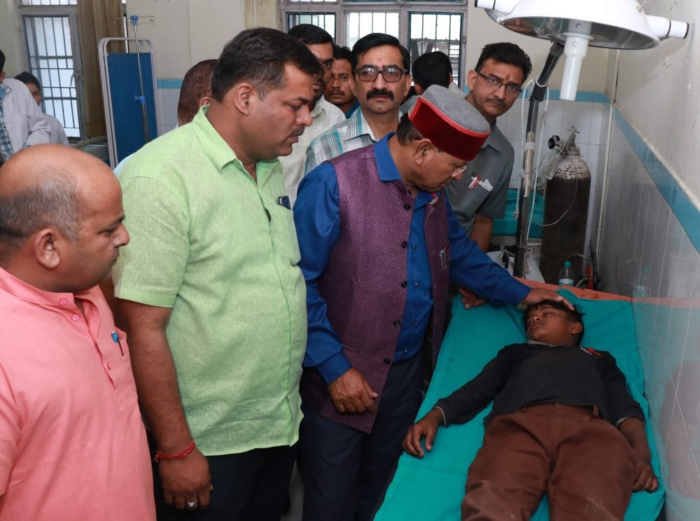 parents beat principal and teacher in dehradun