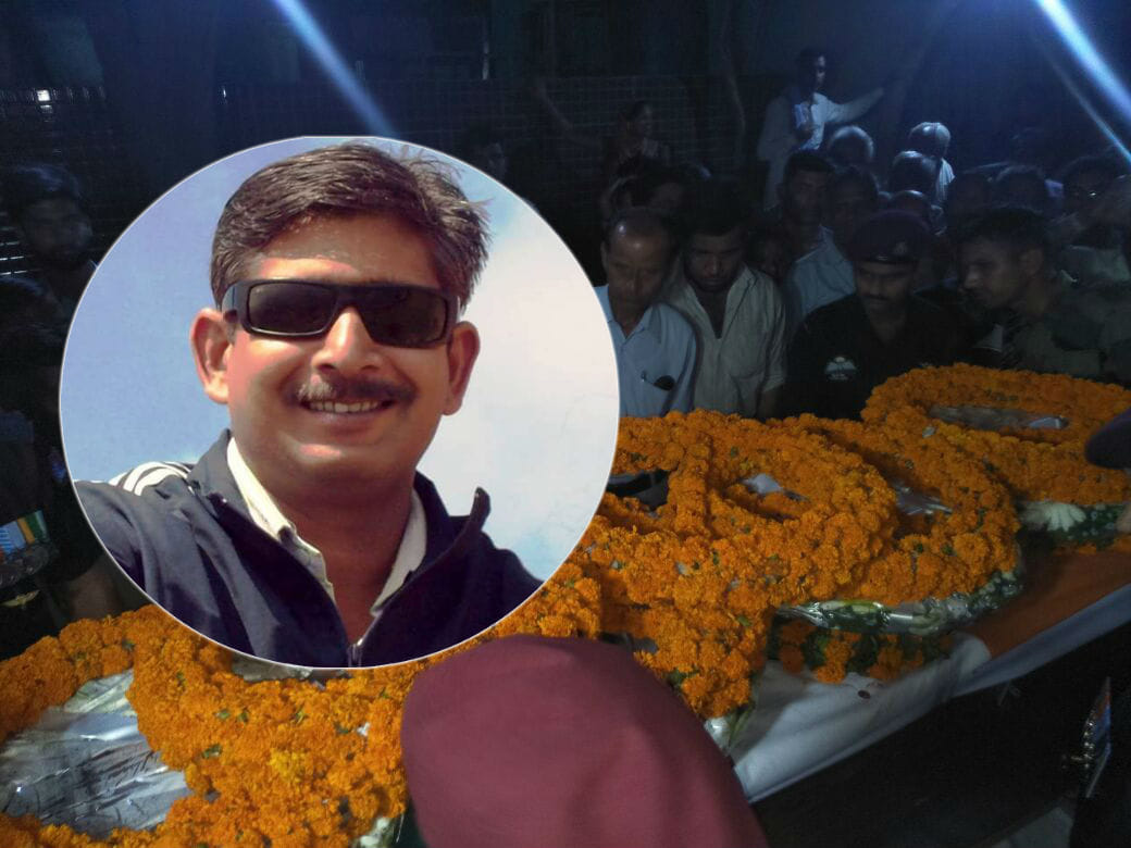  agra's army jawan died of heart attack in Jammu and Kashmir