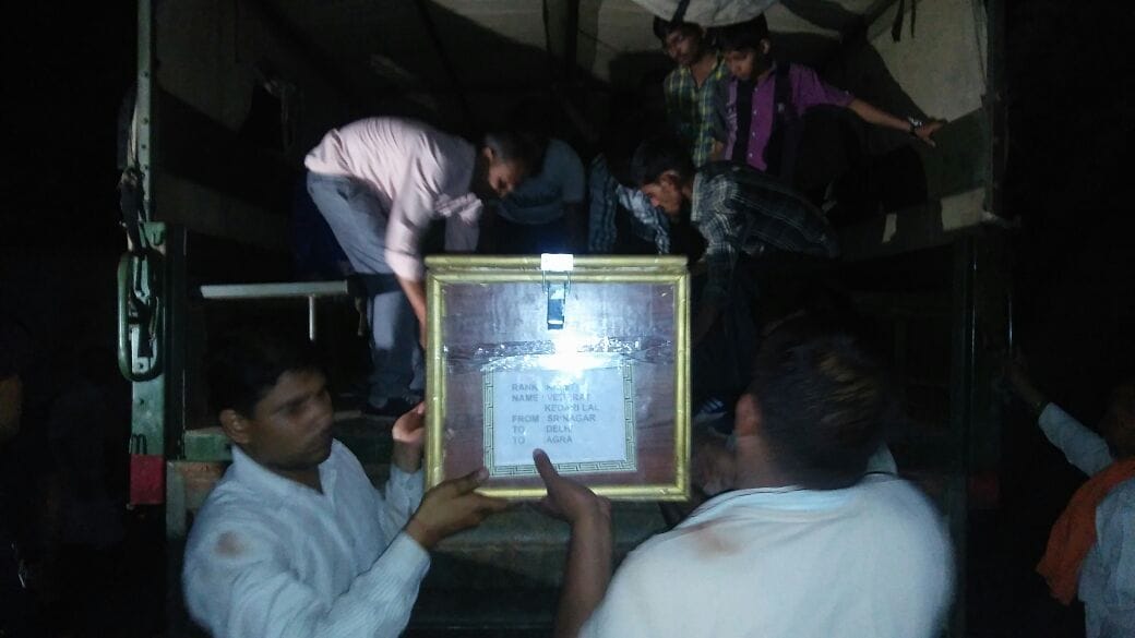  agra's army jawan died of heart attack in Jammu and Kashmir