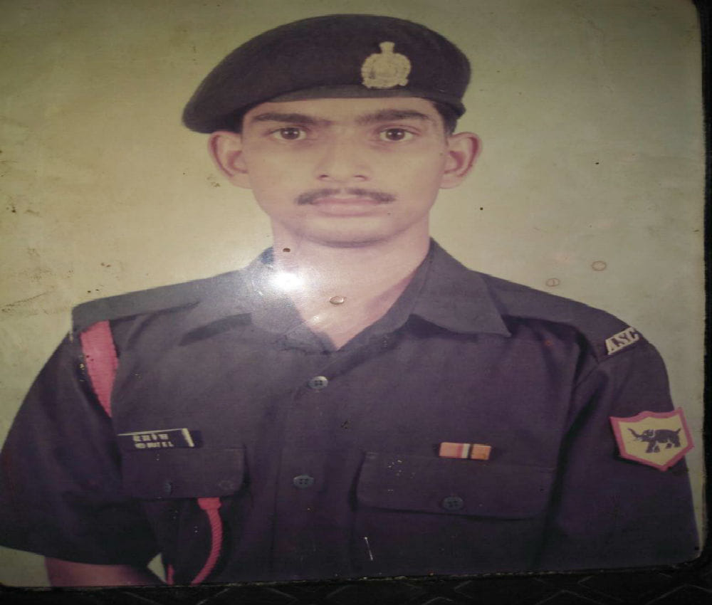  agra's army jawan died of heart attack in Jammu and Kashmir