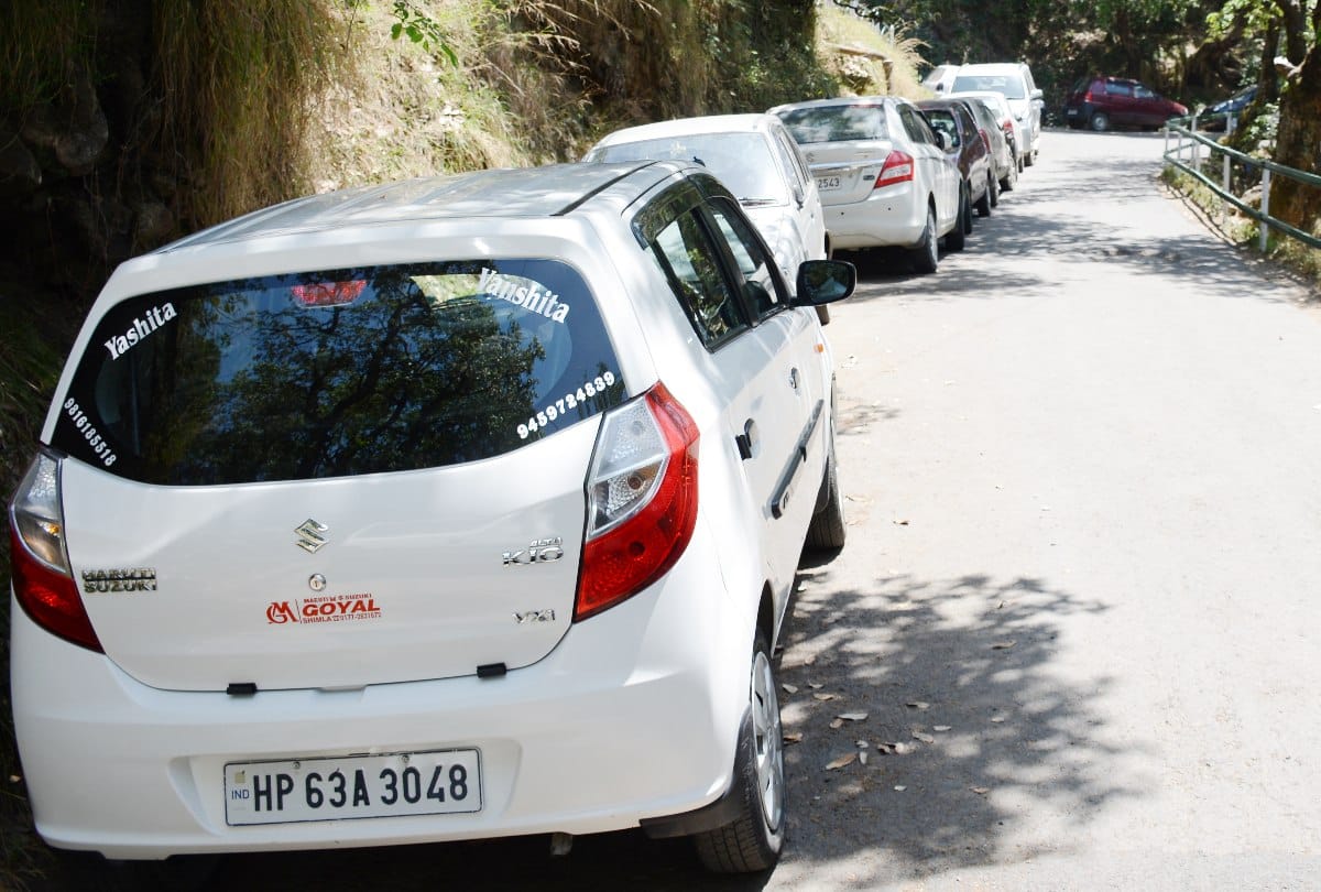 पानी, पार्किंग और तंग सड़कों से बेहाल भराड़ी के लोग