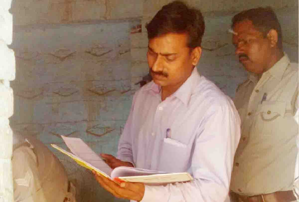 Poisonous liquor scandal Kanpur police caught 12 illegal liquor shops