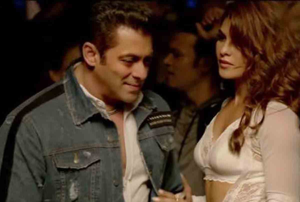 Jacqueline Fernandez forgets her lines in front of salman khan